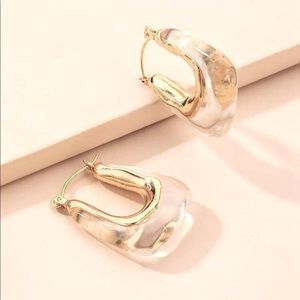 U-Shaped Hoop Earrings (clear)